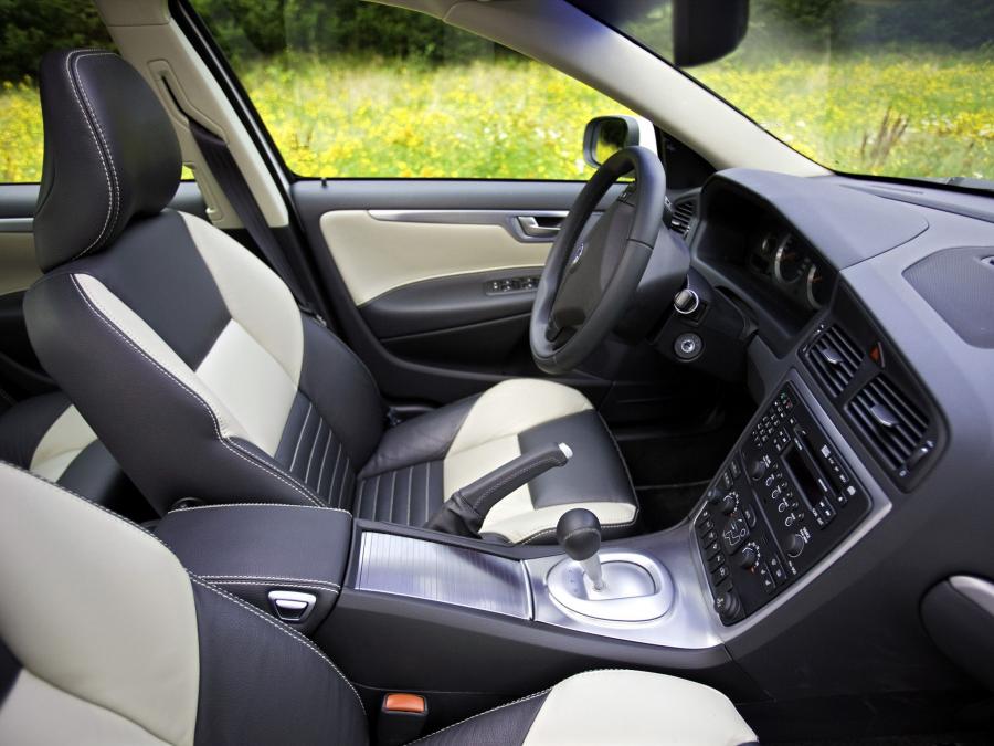  Volvo S60 T5 2008 года  (фото 3 из 11)